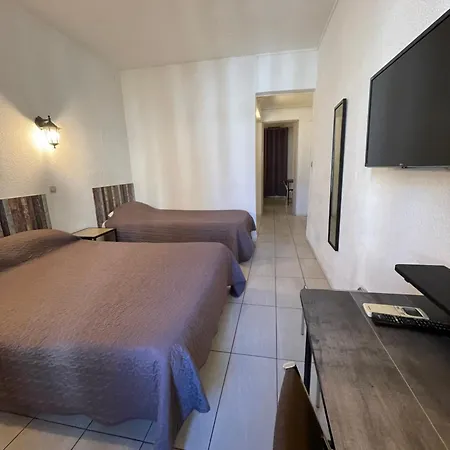Alexander Hotel