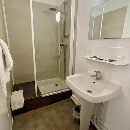 Alexander Hotel 2*