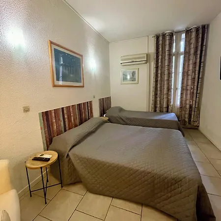 Alexander Hotel 2*