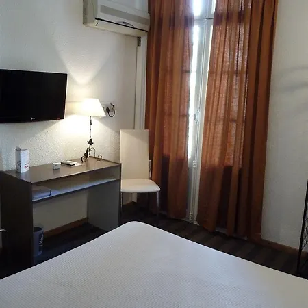 Alexander Hotel